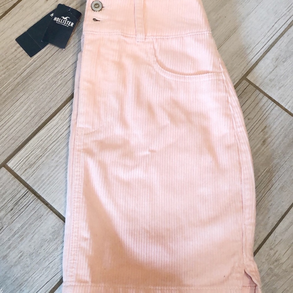 🚨 High wasted Hollister corduroy skirt - Picture 2 of 2